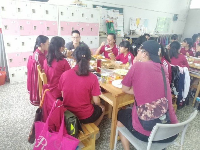 Taiwan Students communicates with International College students